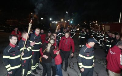 Faktor.ba: Tuzlanski vatrogasci priredili spektakularan doček spasiocima: Počasni špalir, kamioni, vatromet…