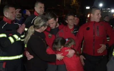 RTV Slon: Porodice i vatrogasci dočekali spasioce iz Tuzle